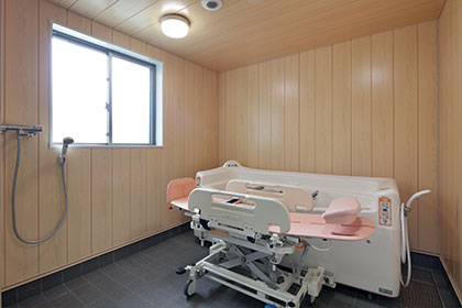 京都市の介護付き有料老人ホーム　エクセレント西ノ京【特殊浴槽を完備】