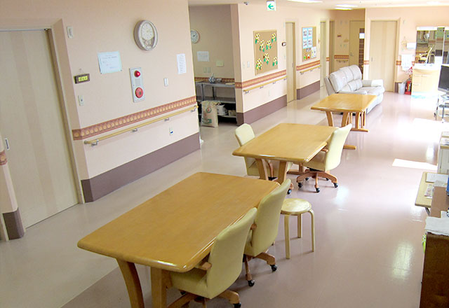 グループホーム えくせれんと国府【居間・食堂】